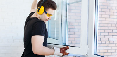 enlever une vitre cassée